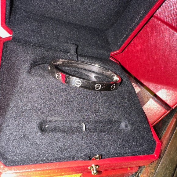 100% Authentic Cartier 18K White Gold Bracelet Size: 16 Classic Model - Picture 5 of 11